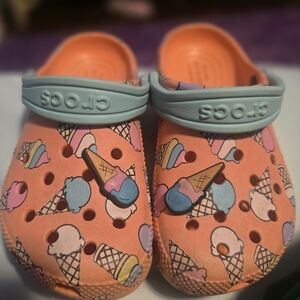 CROCS Orange Ice Cream Pattern Clogs size 10